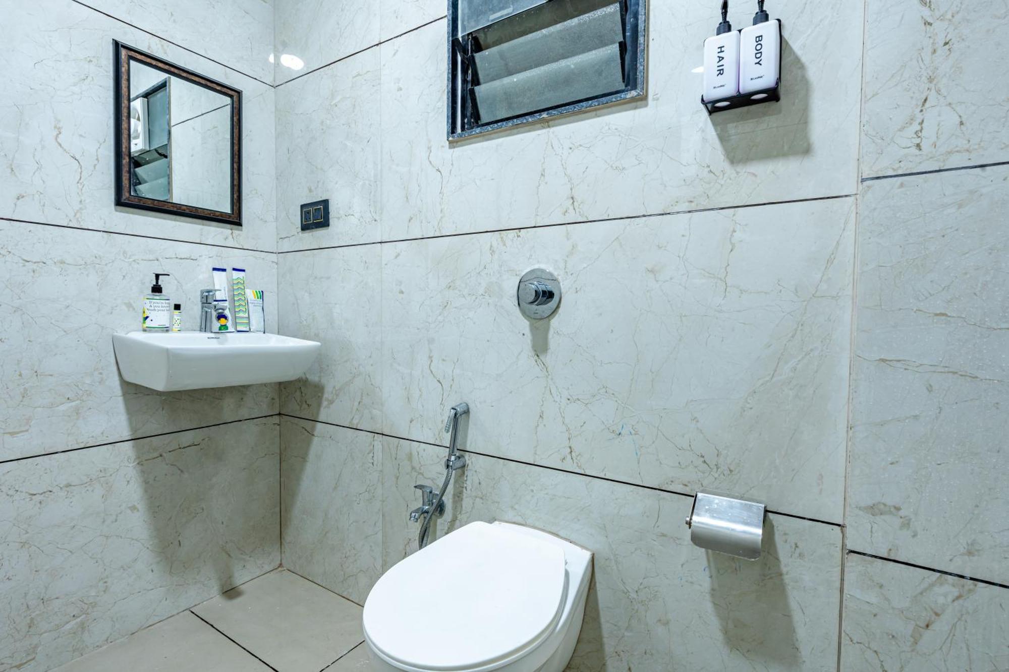 Treebo City Center Sakardara Екстер'єр фото