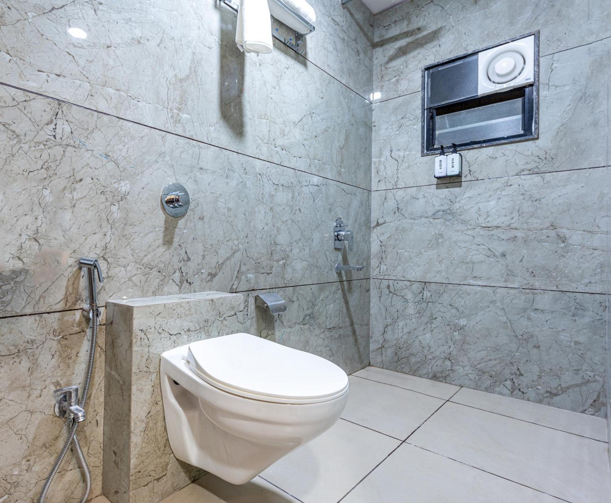 Treebo City Center Sakardara Екстер'єр фото