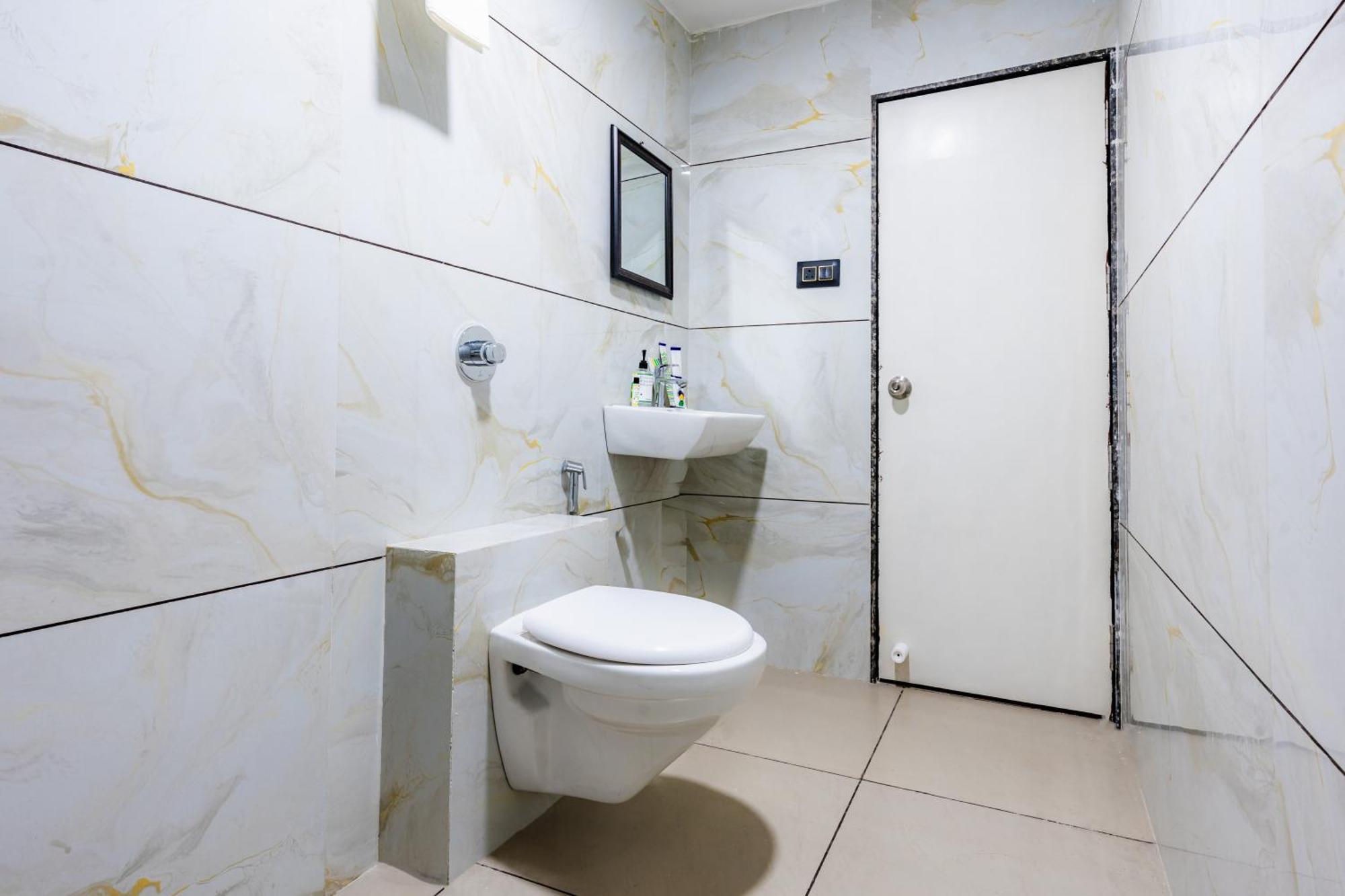 Treebo City Center Sakardara Екстер'єр фото