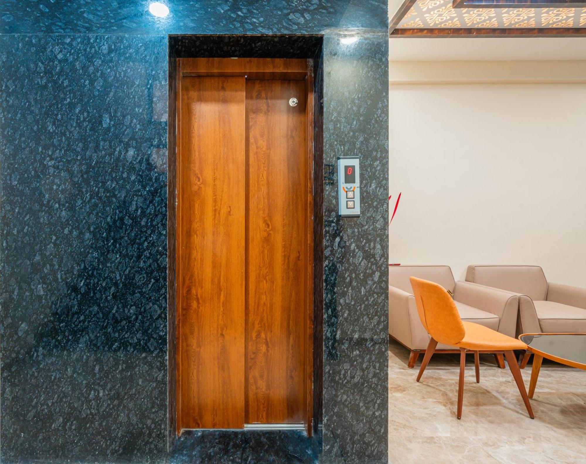 Treebo City Center Sakardara Екстер'єр фото